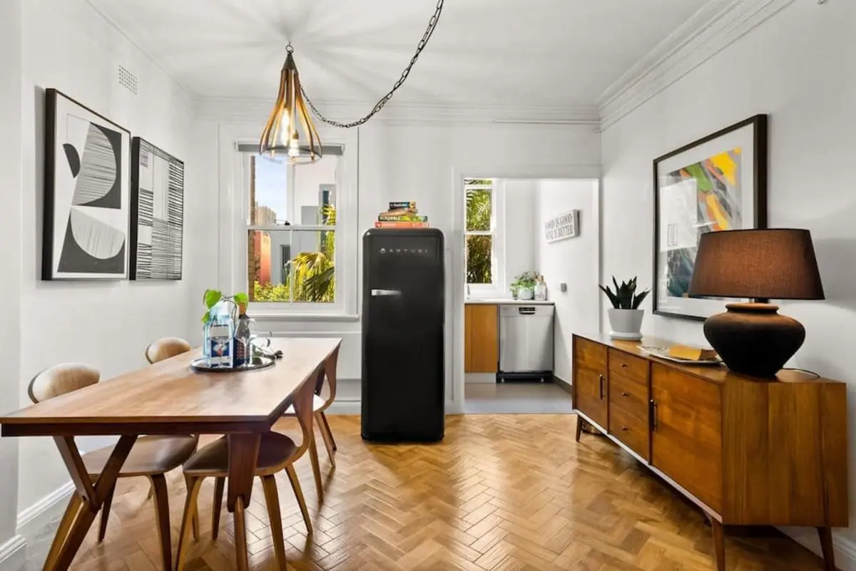 Image 2 of St James, Art Deco Dream – 2 Bedrooms W Aircon