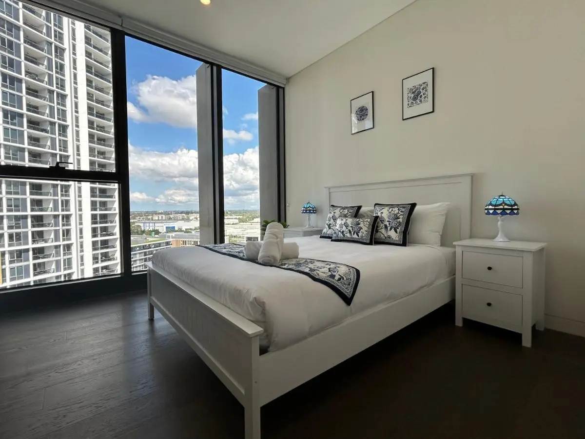 Image 6 of Stadium View Oasis 2BR with Free Parking