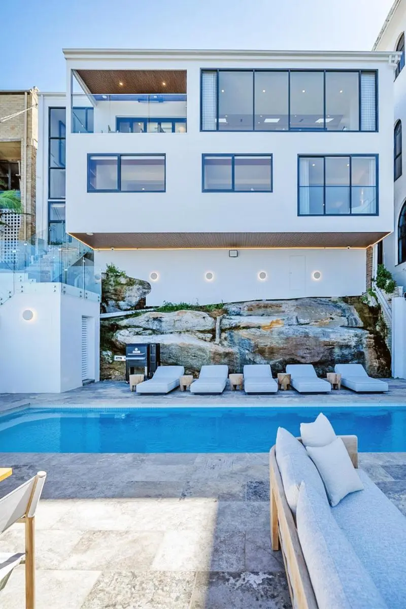 Image 6 of Stunning 4BR Waterfront House with pool in Sth Coogee