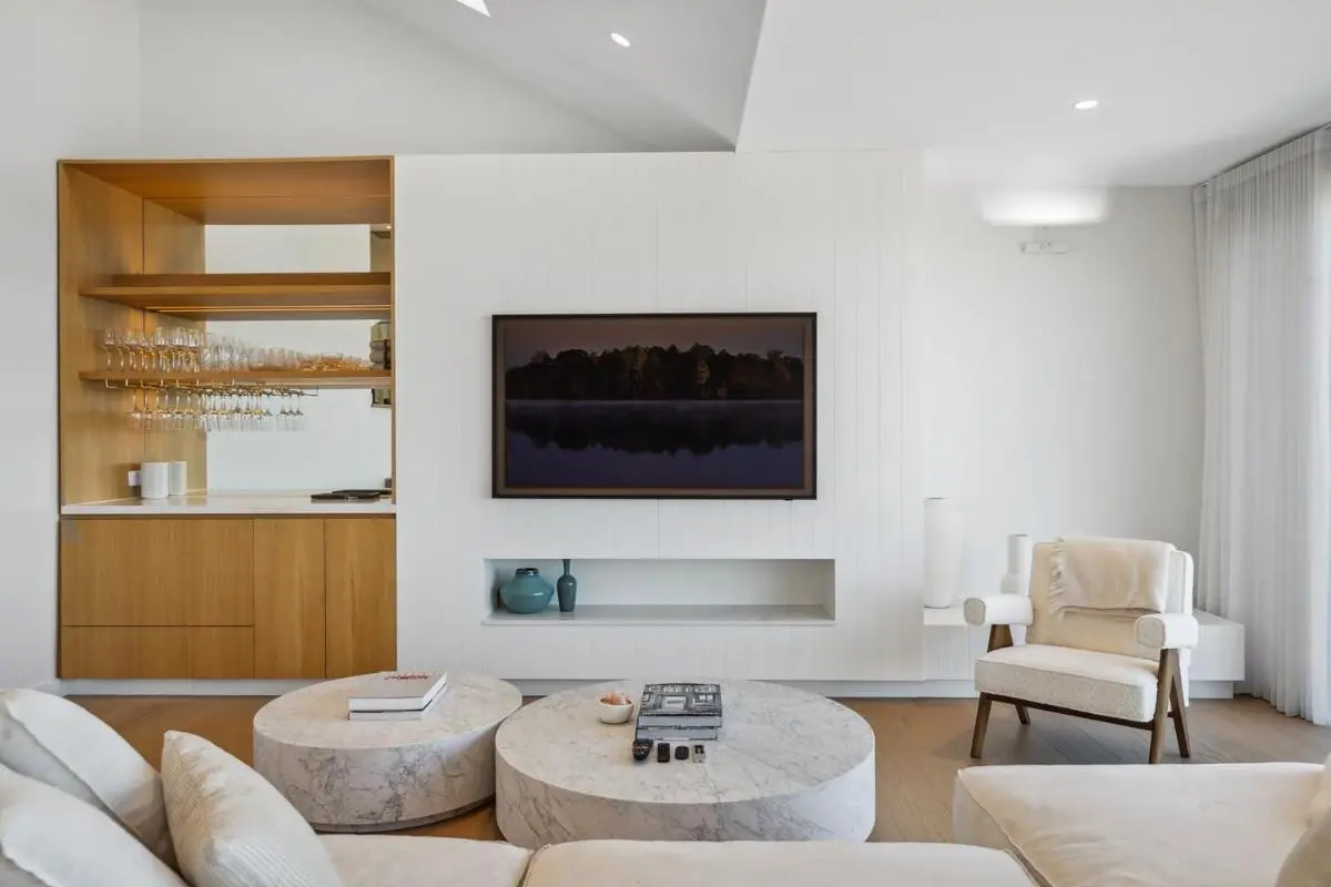 Image 5 of Stunning 4BR Waterfront House with pool in Sth Coogee