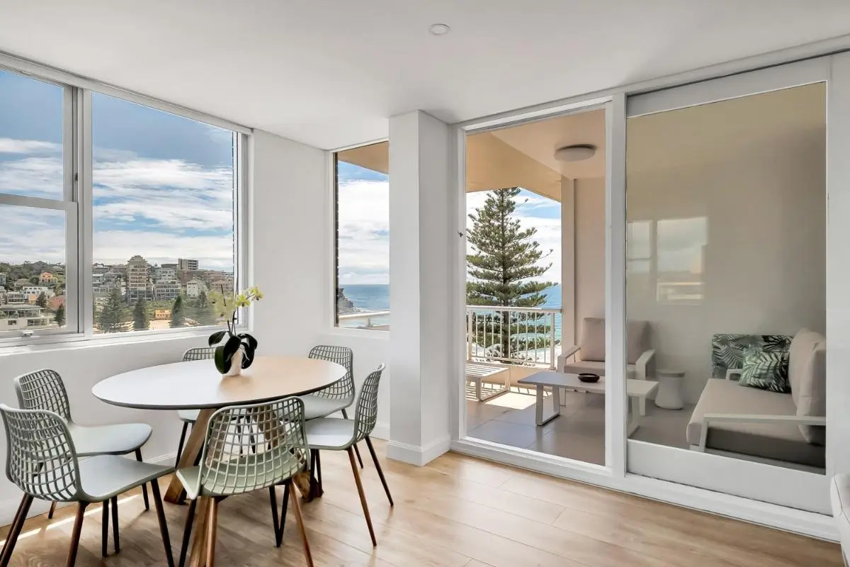 Image 3 of Stunning Beachfront penthouse-Beach District Views