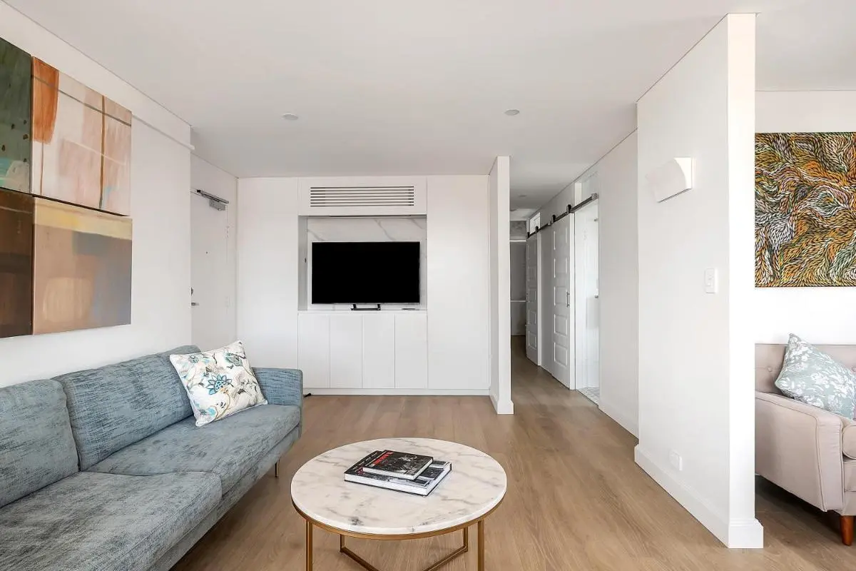 Image 4 of Stunning Beachfront penthouse-Beach District Views