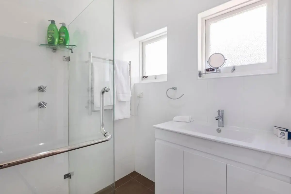 Image 2 of Stunning Huge Studio, Sunny terrace with Parking