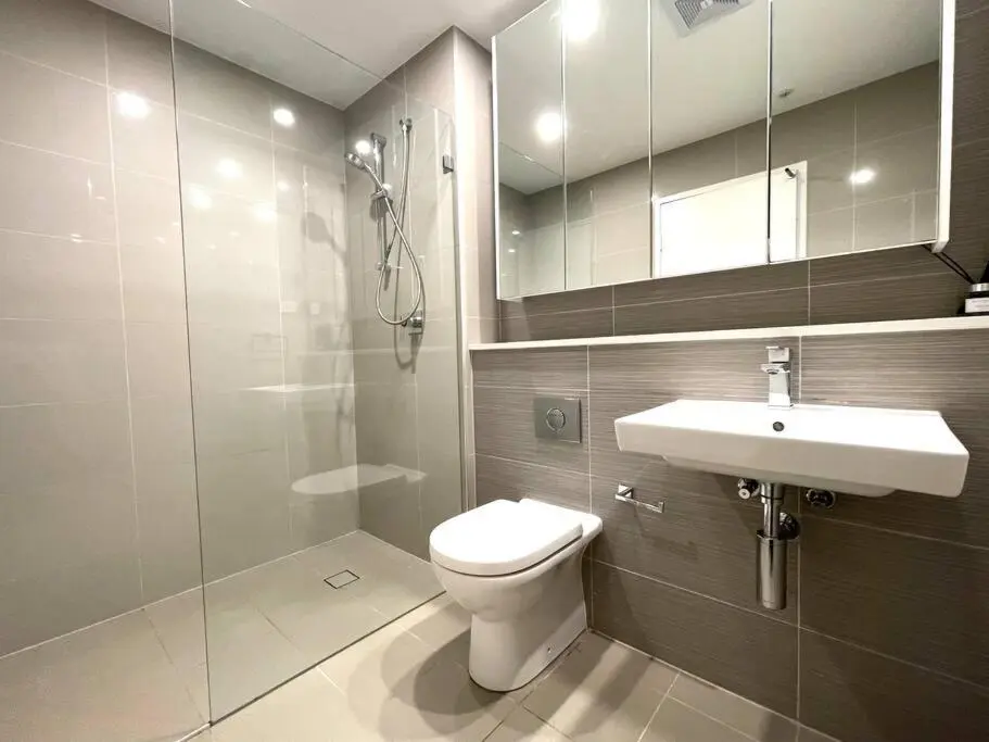 Image 2 of Stunning waterfront 3 bedroom condo with Pool, BBQ