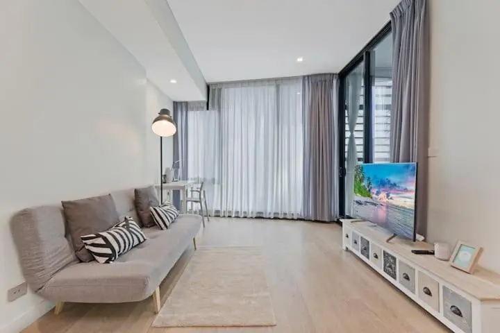 Image 5 of Stylish 1BR Entire CBD Apt 5 Minutes Train Station