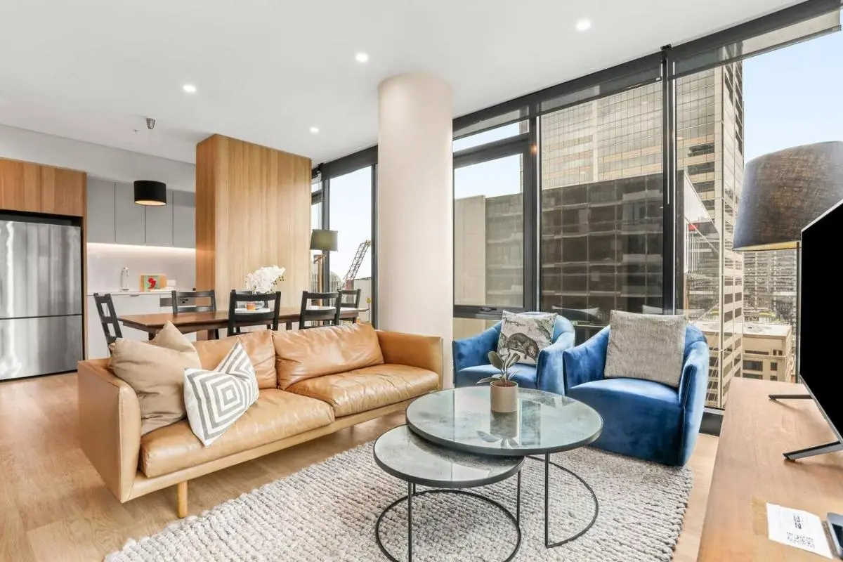 Image 5 of Stylish 2 Bed in Central CBD with Pool, Gym & Sauna