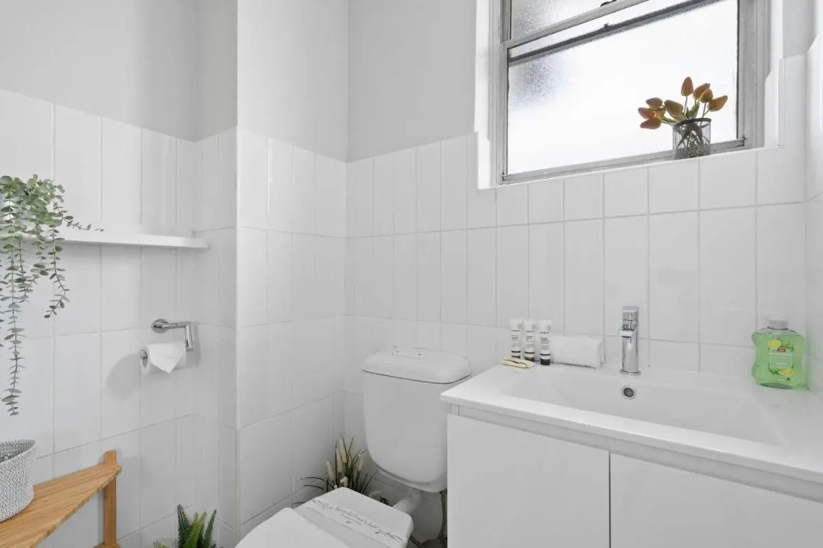 Image 2 of Stylish City Studio in Trendy Redfern