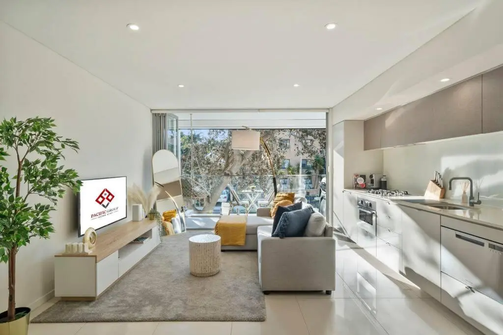 Image 6 of Stylish & Modern Beach Pad – Balcony AC BBQ Lift