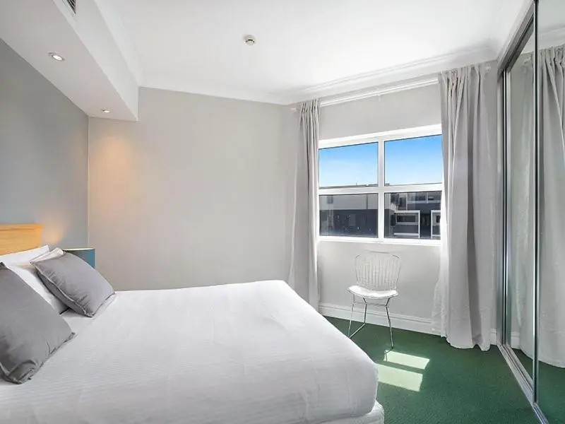 Image 6 of Sydney Airport Suites