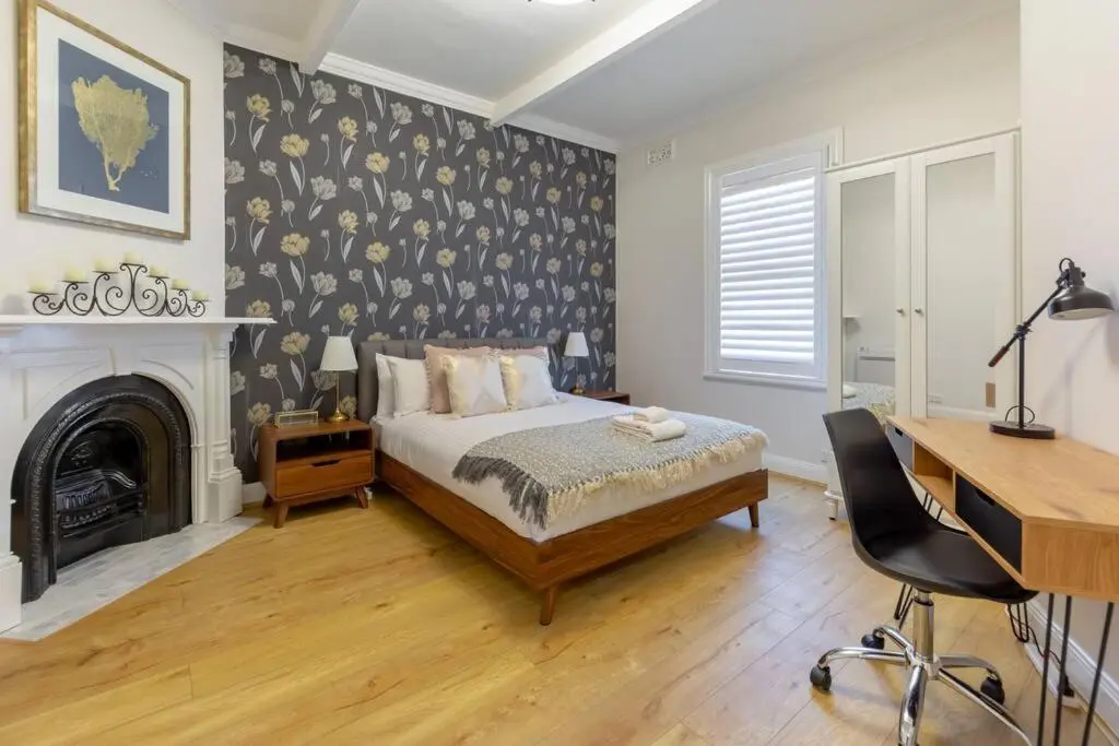 Image 1 of Sydney CBD Waterview Home 60