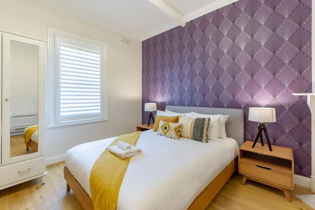 Image 6 of Sydney CBD stylish water view apartment 58