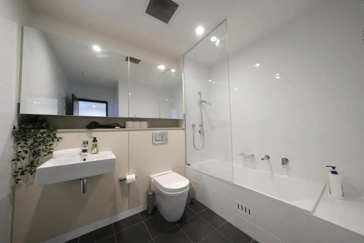 Image 6 of Sydney wentworth point 2bed close SYD Olympic park