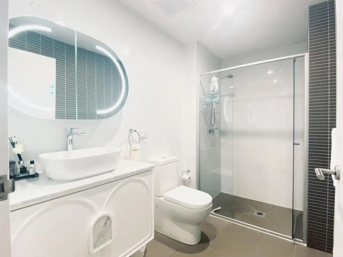 Image 2 of T8 Penthouse Suite