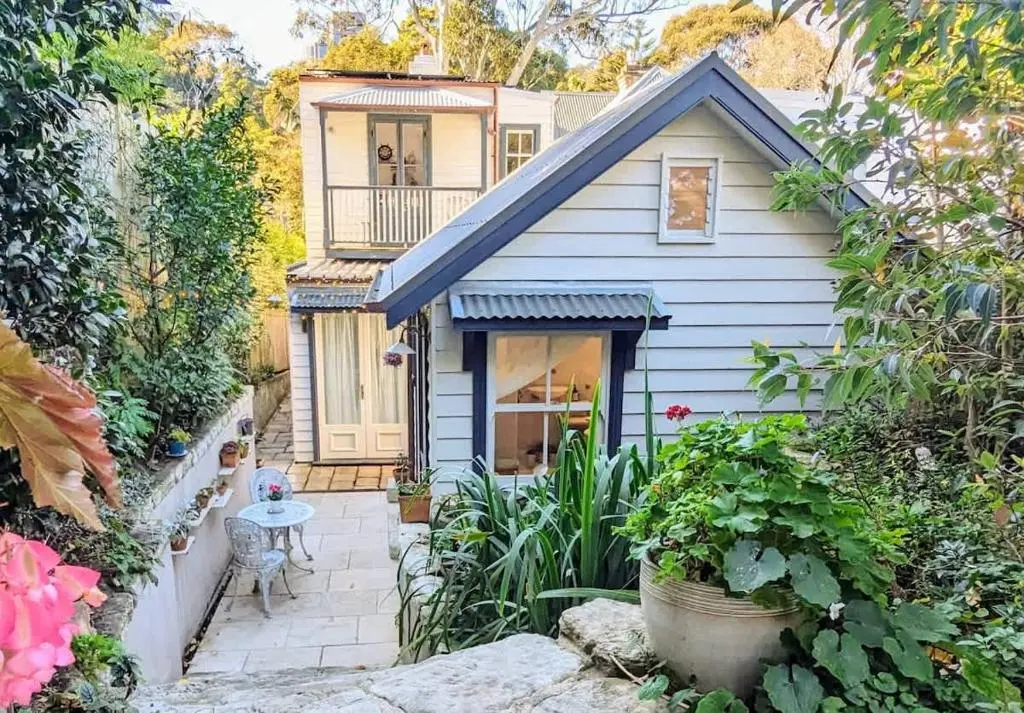 Image of The Bath House cosy &luxe garden Cottage near CBD