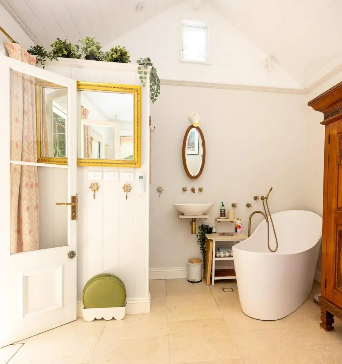 Image 6 of The Bath House cosy &luxe garden Cottage near CBD