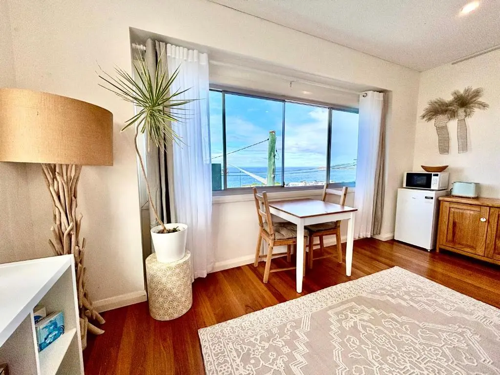 Image of The Gallery Suite – Ocean Views & Creative Vibes