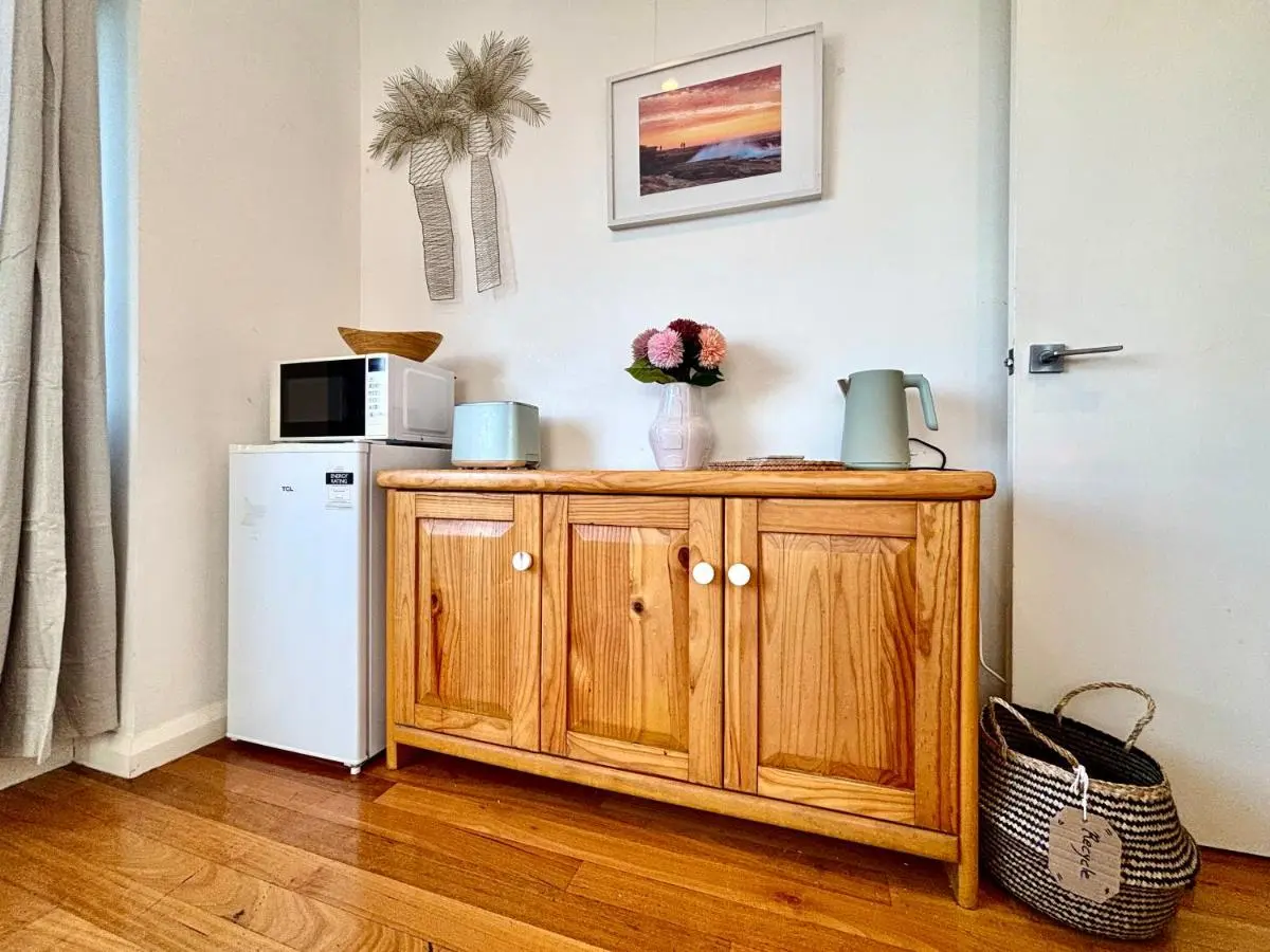 Image 3 of The Gallery Suite – Ocean Views & Creative Vibes