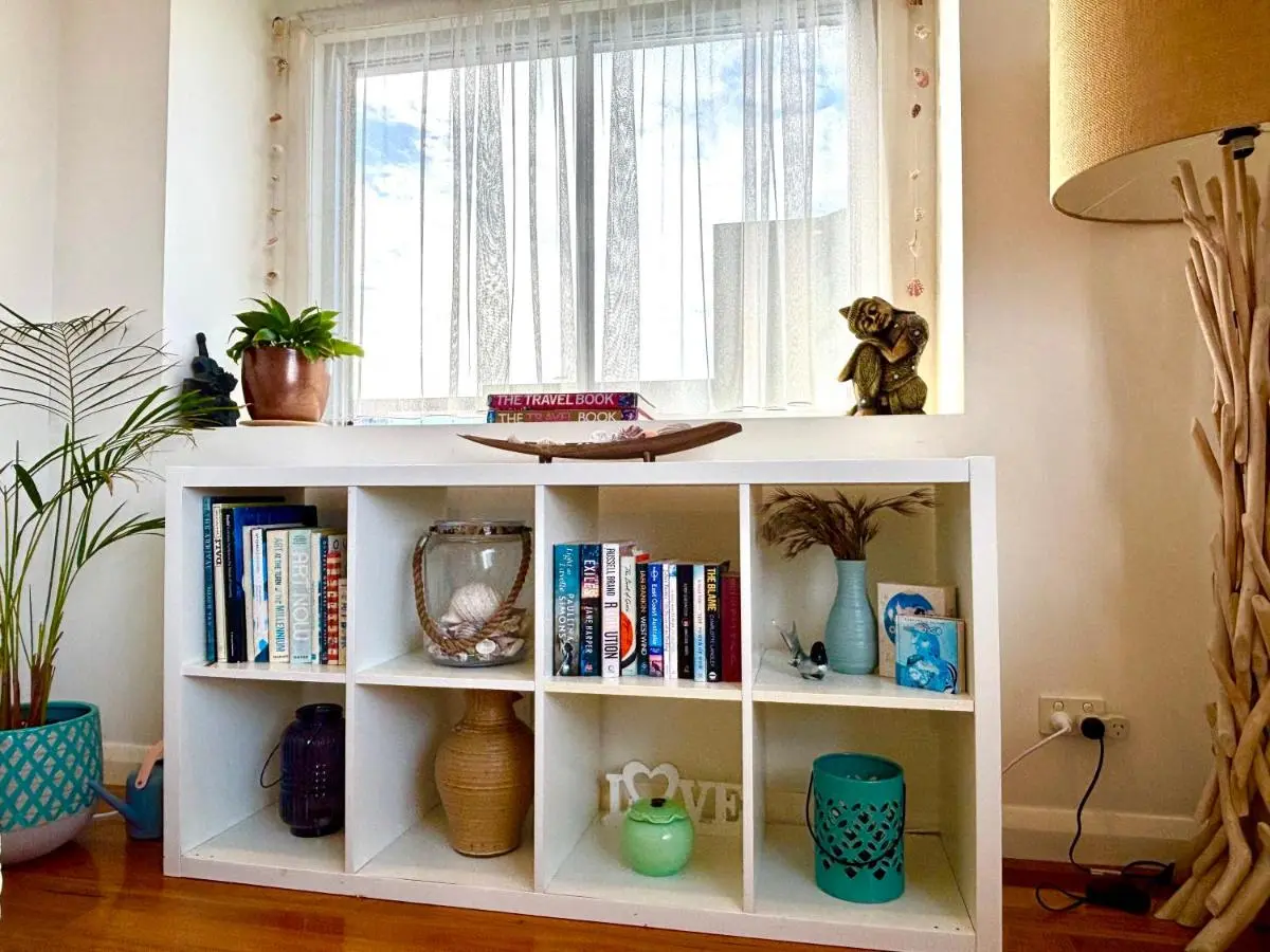 Image 4 of The Gallery Suite – Ocean Views & Creative Vibes