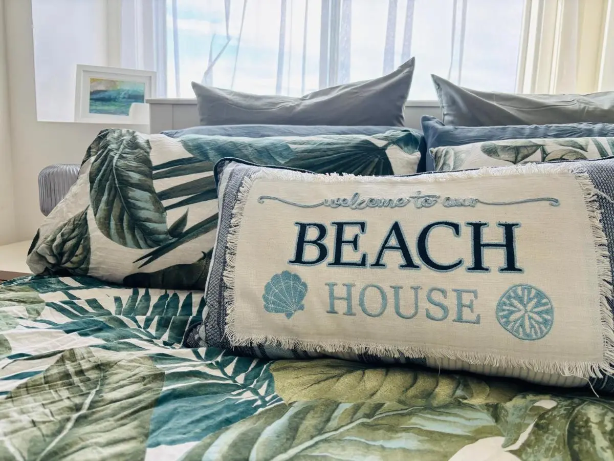 Image 1 of The Gallery Suite – Ocean Views & Creative Vibes