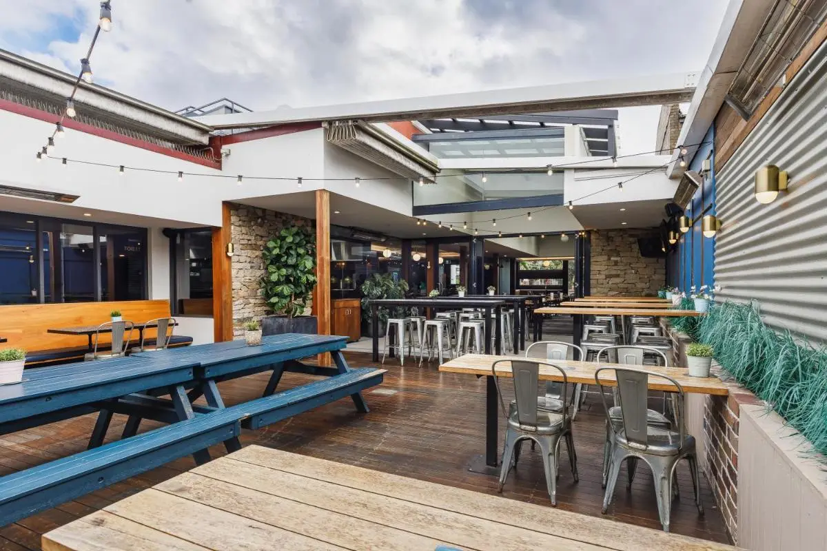 Image 5 of The Lakes Hotel, Rosebery