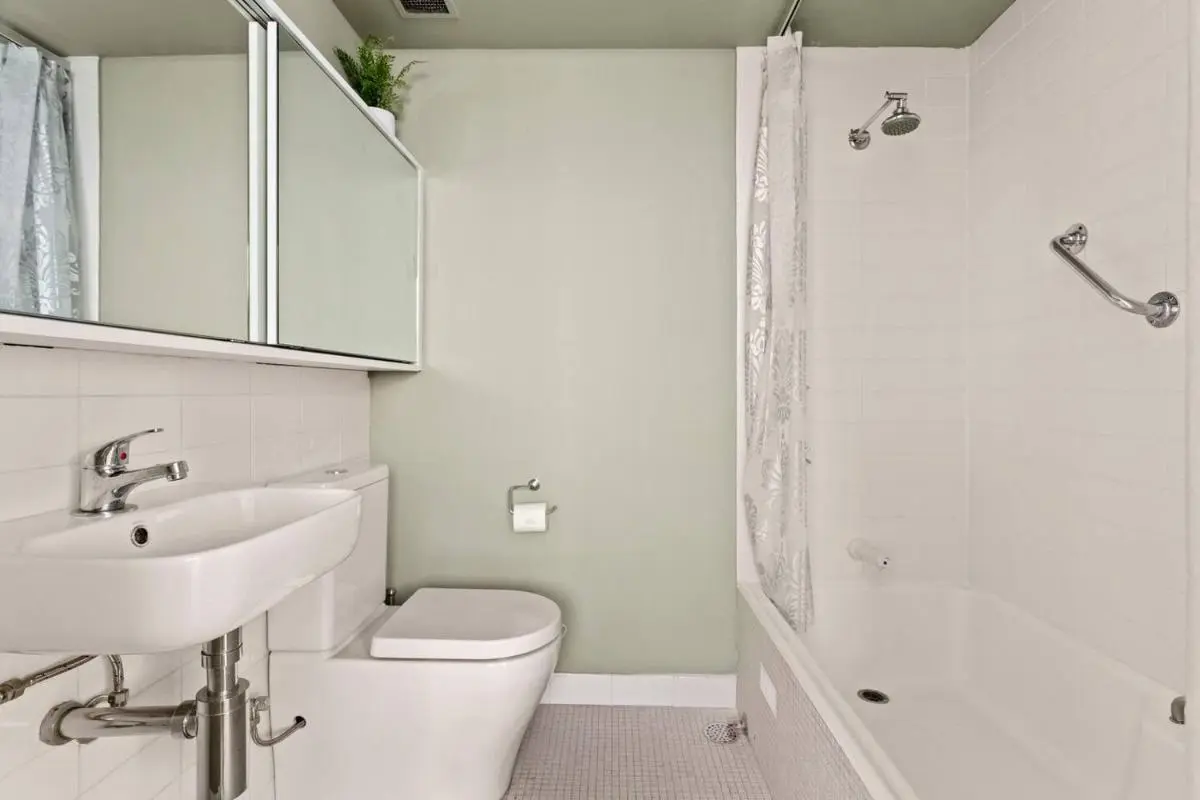 Image 2 of The Norfolk – A Bright Beachside Hideaway with Pool