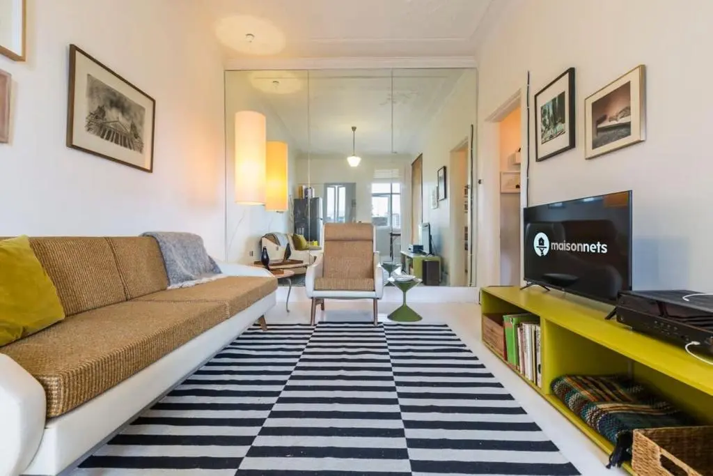 Image of Top Floor 1 Bedroom Apt with Views Close To CBD