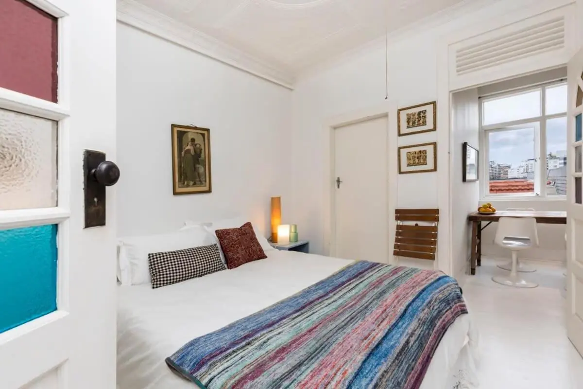 Image 6 of Top Floor 1 Bedroom Apt with Views Close To CBD