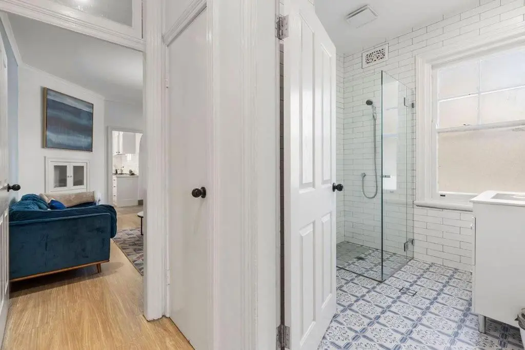 Image 2 of Vacation Home w Private Rooftop and Harbour View