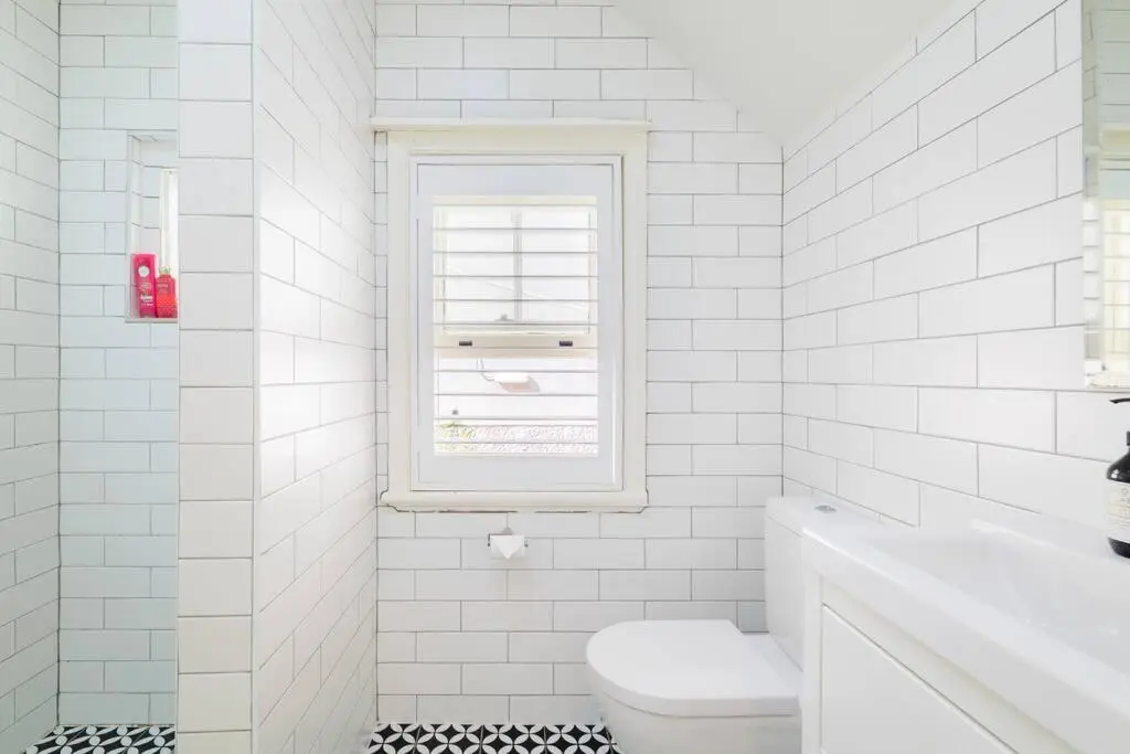 Image 2 of Water front – KING 3 Room Rooftop The Rocks #E2