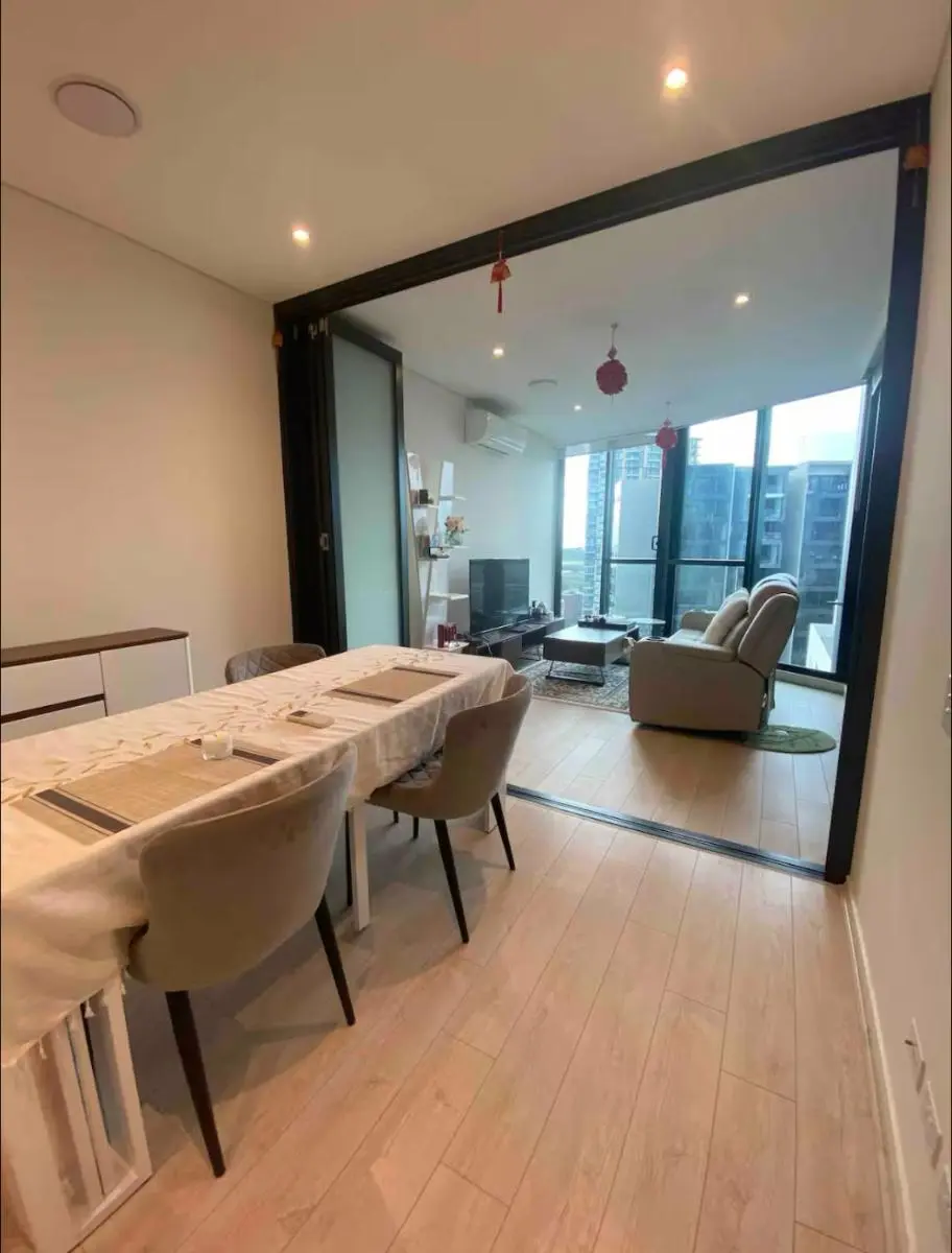 Image 4 of Waterfront 2 bedders Whole unit w car space 2m