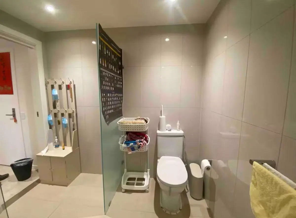 Image 6 of Waterfront 2 bedders Whole unit w car space 2m