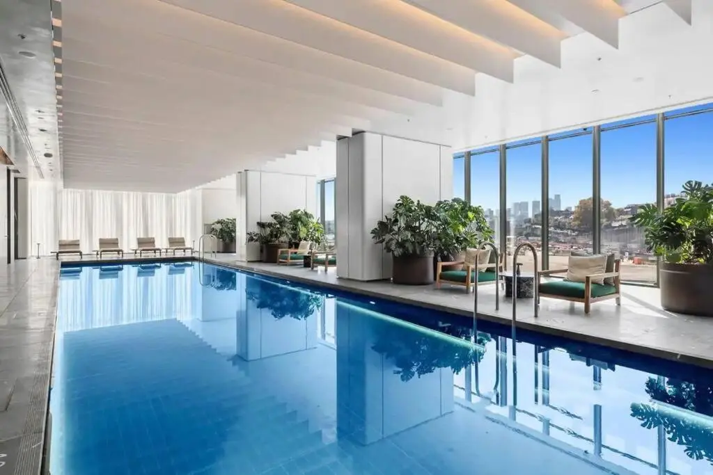 Image 3 of Waterfront CBD luxury 1Br with best view