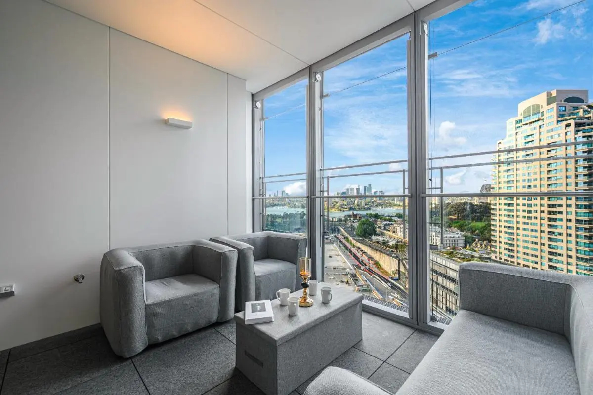 Image 6 of Waterfront CBD luxury 1Br with best view