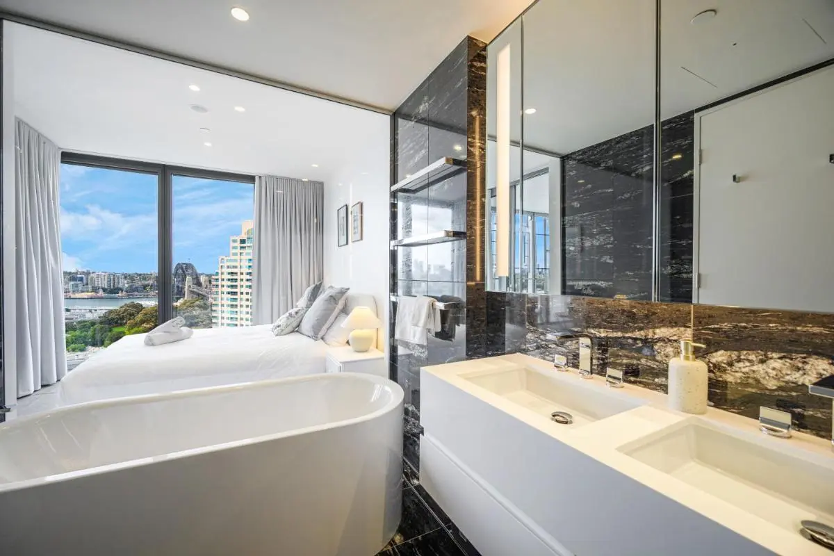 Image 2 of Waterfront CBD luxury 3Br best view & 2 Parkings