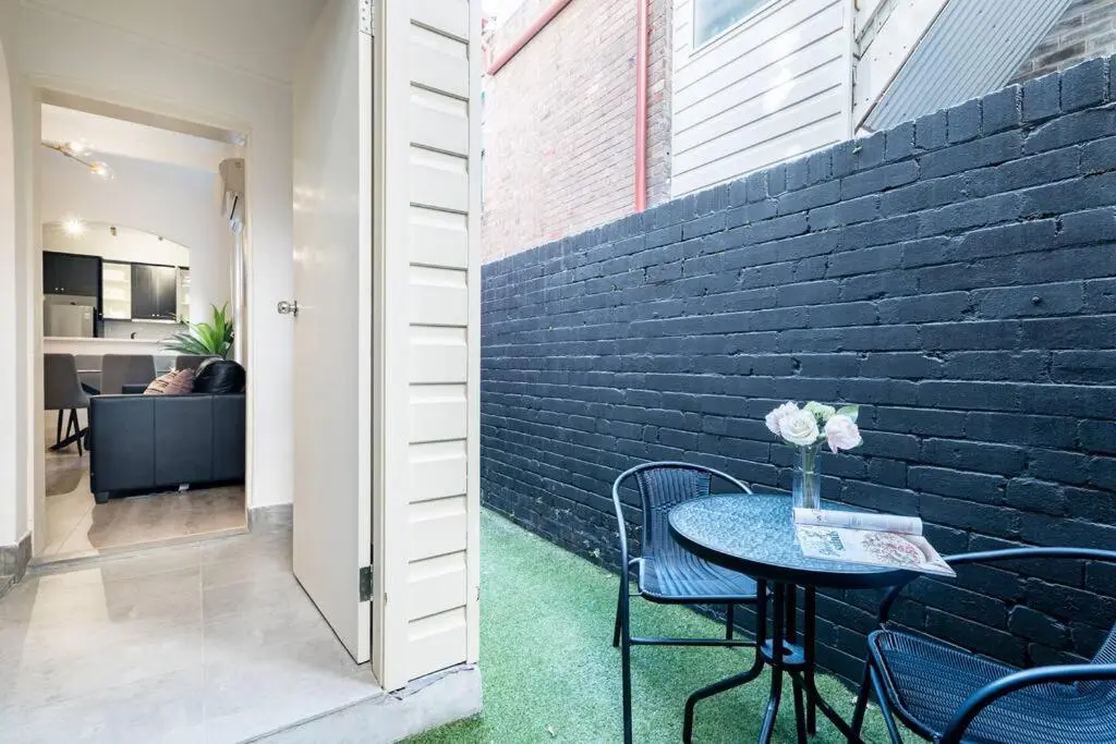 Image 3 of Waterfront – KING Bed Master @ Rocks Sydney #9A