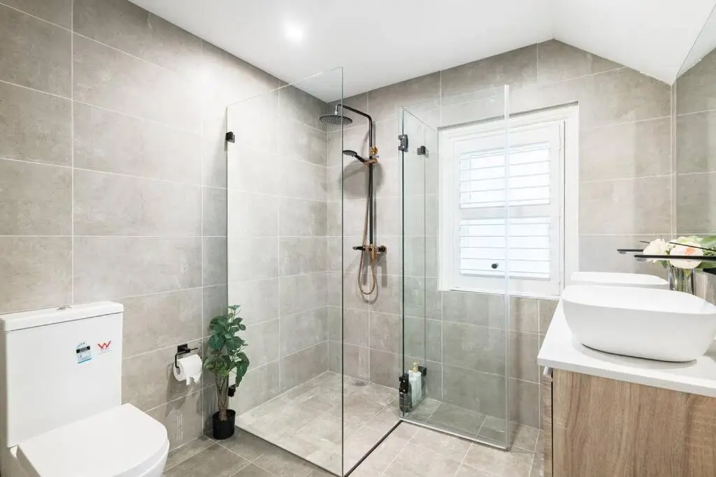 Image 2 of Waterfront – KING Suite New Rooftop Terrace #11A