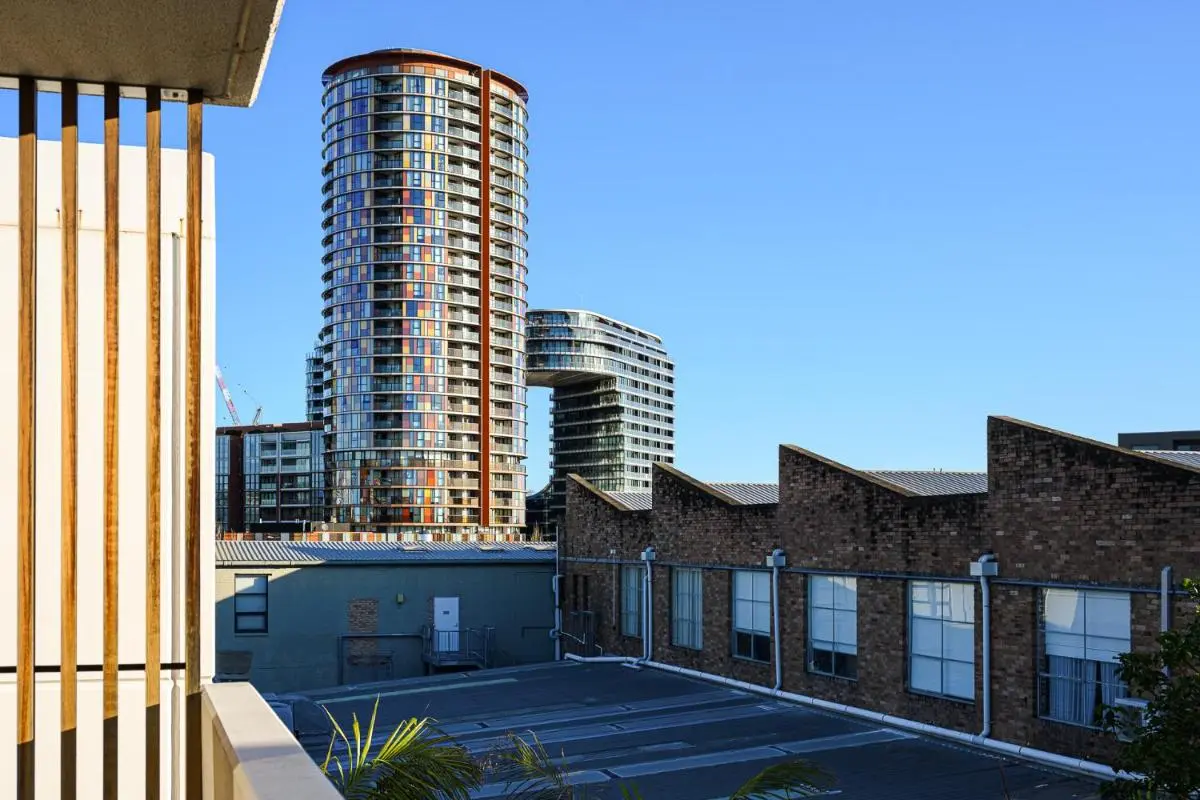 Image 5 of Waterloo 1Br town close to Train Shopping