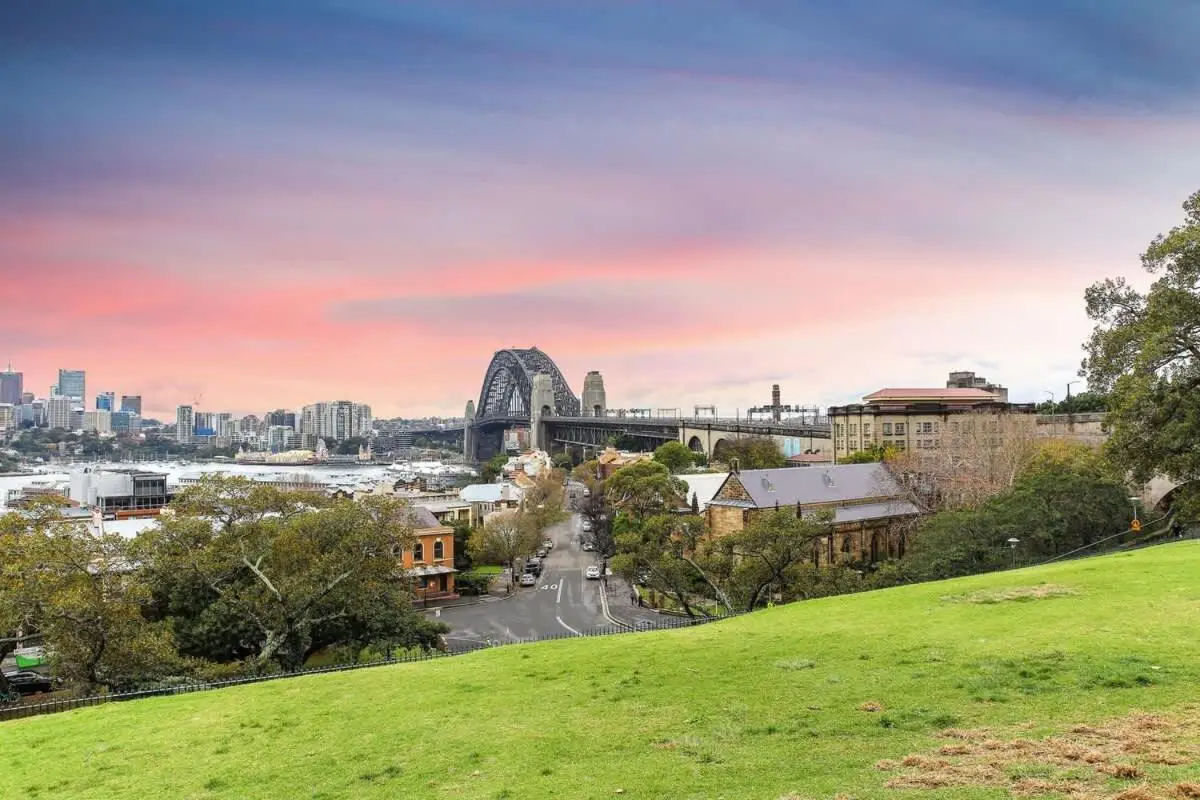 Image 6 of Waterview terrace in rock