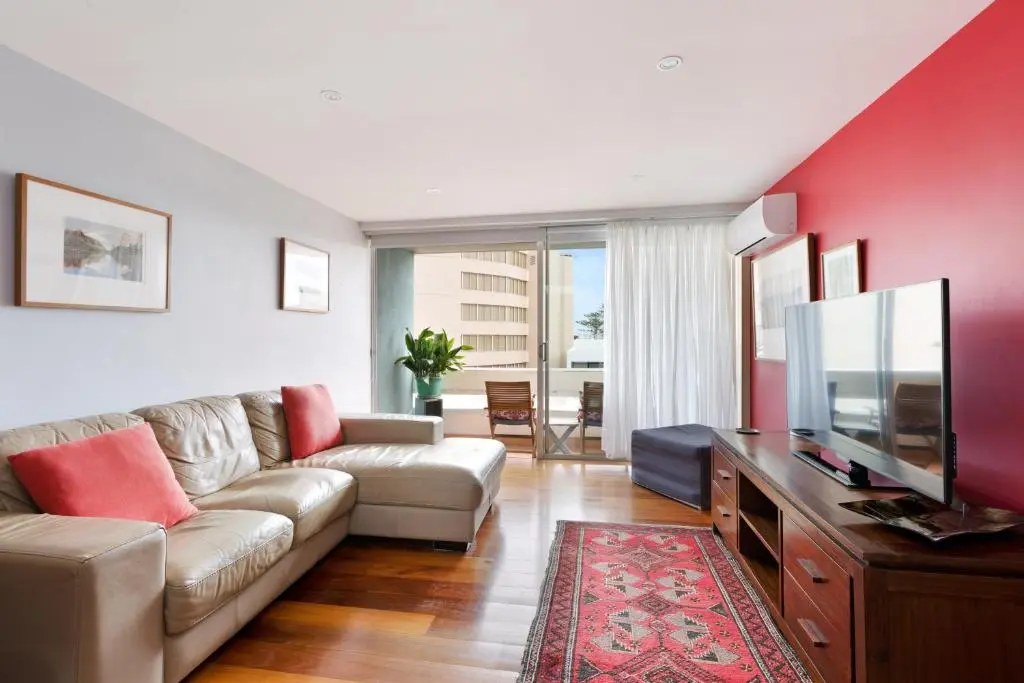 Image of manlybeachonline.com713 At The Beach