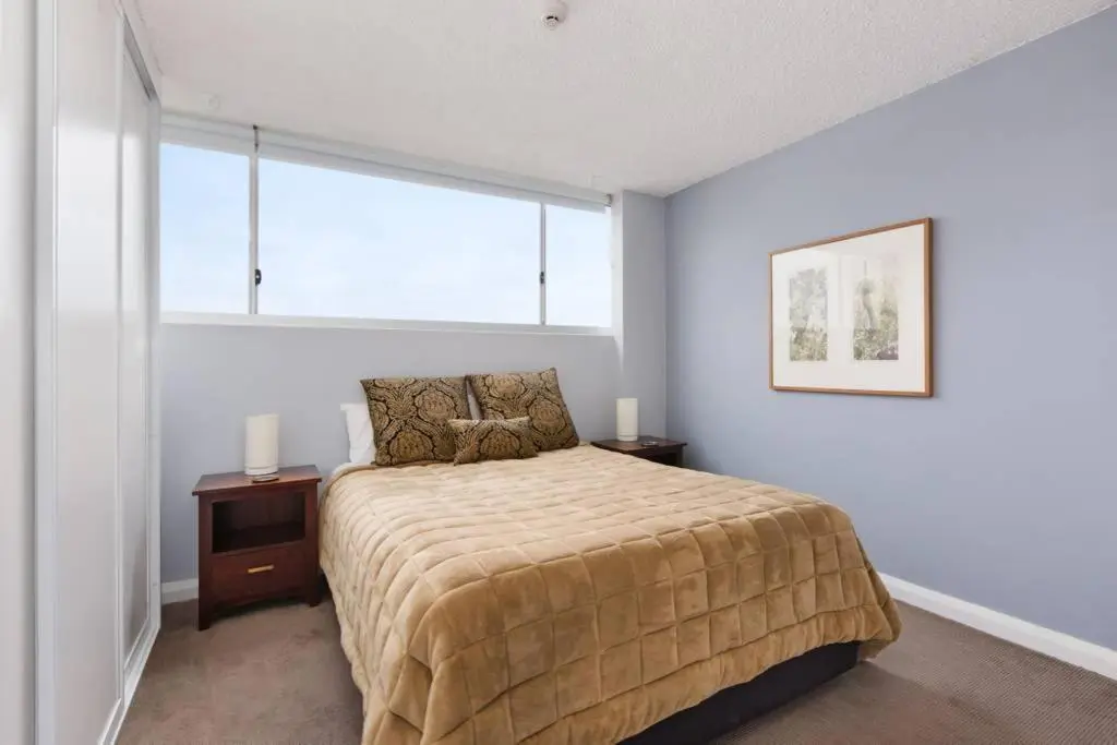 Image 1 of manlybeachonline.com713 At The Beach