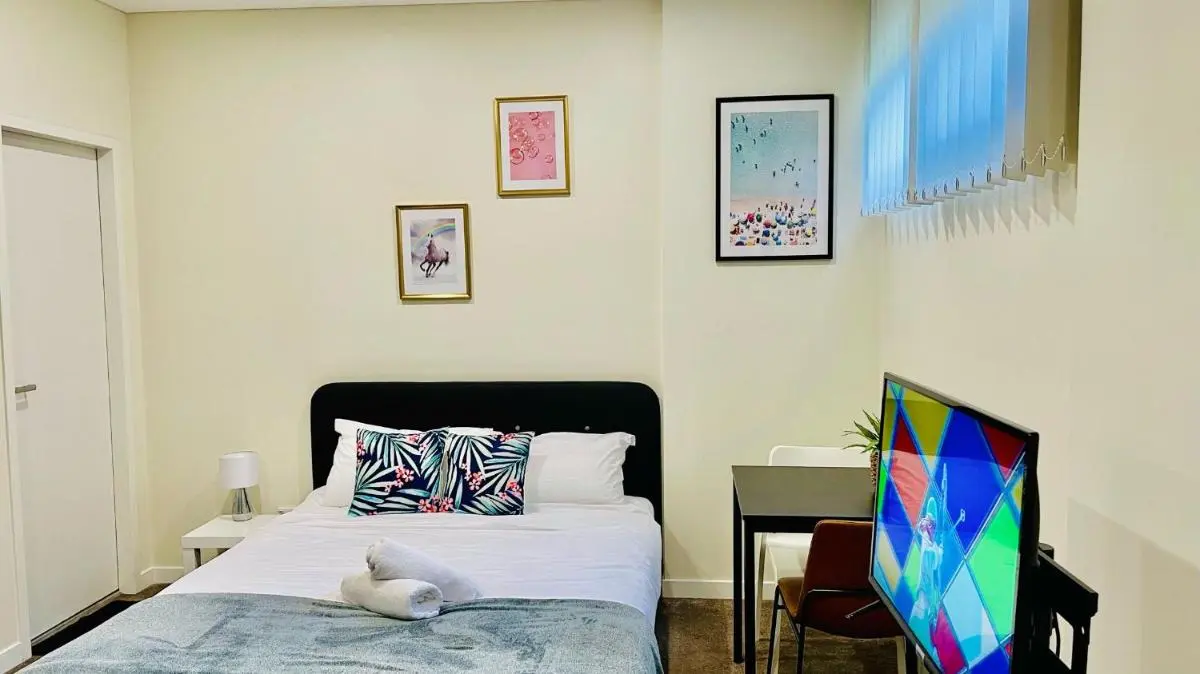 Image 6 of studio near Airpot Bay City