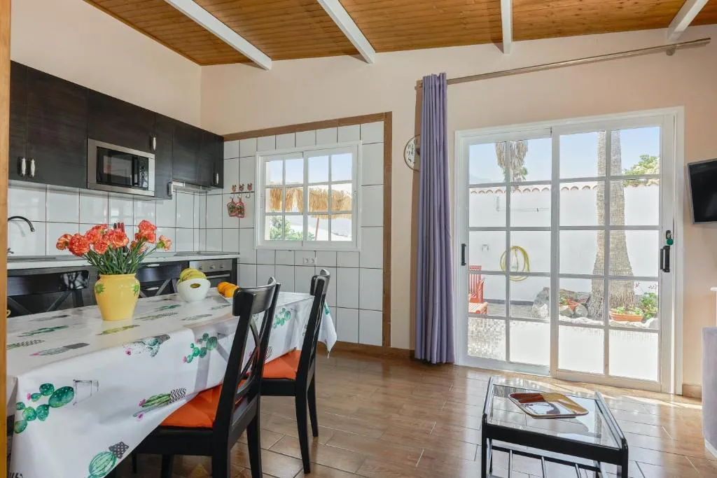 Image 4 of 2 bedrooms house with shared pool enclosed garden and wifi at Buenavista del Norte 1 km away from the beach