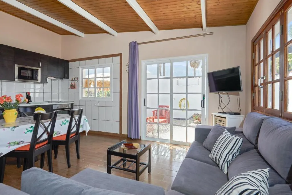 Image 3 of 2 bedrooms house with shared pool enclosed garden and wifi at Buenavista del Norte 1 km away from the beach