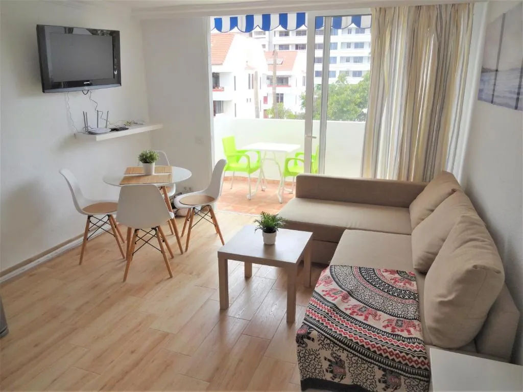 Image 1 of Amazing sunny apartment, free WIFI, international channels and VoD, center of Las Americas