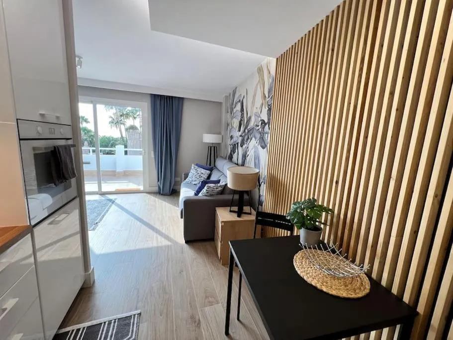 Image 4 of Apartment Jane Malibu Park