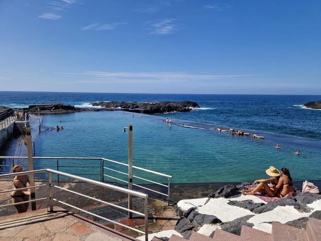 Image 2 of Apartment inside the wave II studio