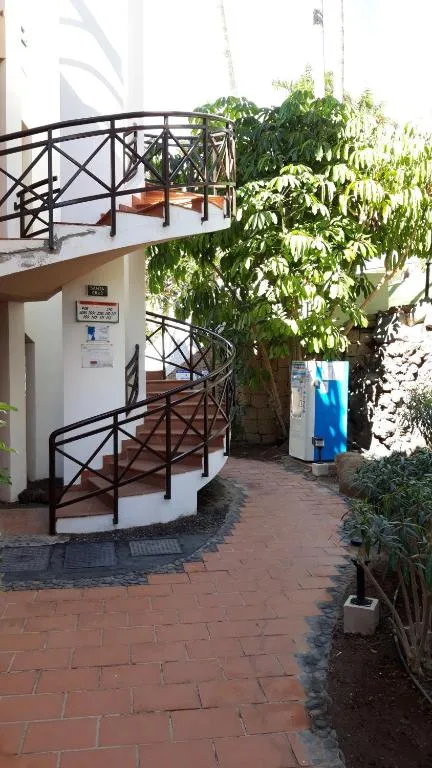 Image 3 of Apartment with pool and gardens near the coast