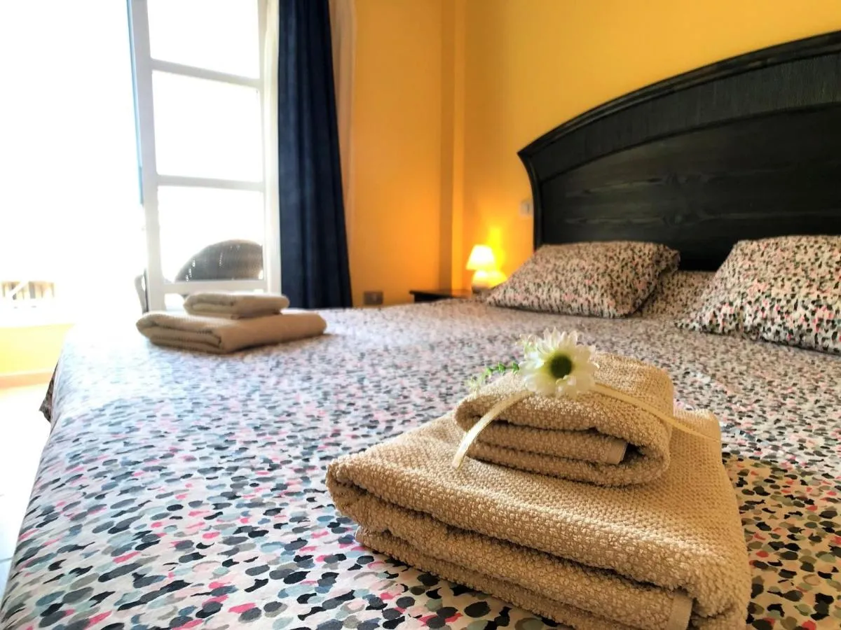 Image 1 of Benimar 28