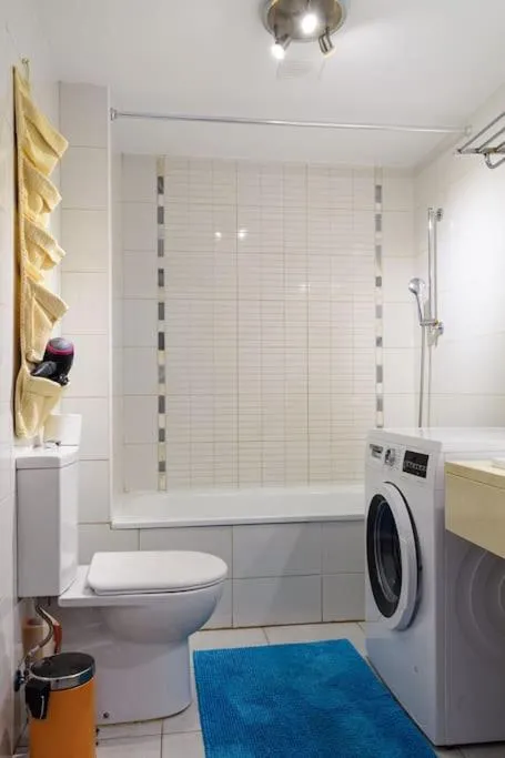 Image 5 of Big and beautiful house! Heated pool.