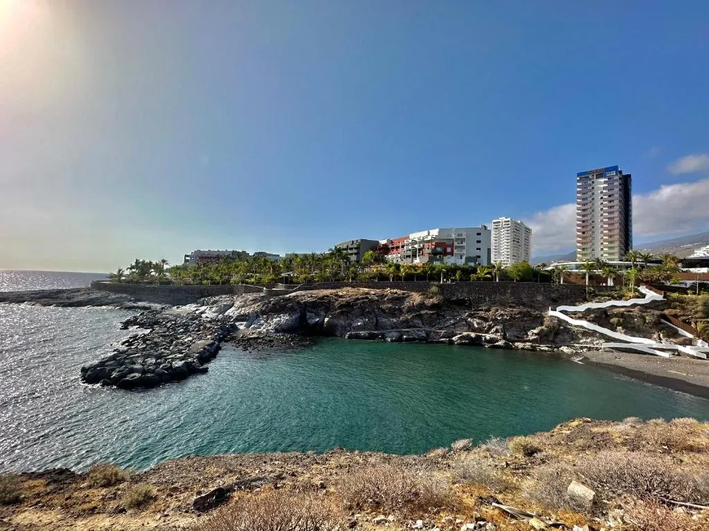 Image 5 of Black Rock Apartment